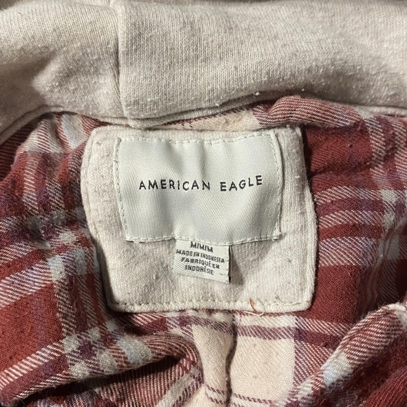 American Eagle AEO Red Plaid Hooded Cropped Flannel Shirt Women's Medium M Fall - Picture 5 of 6
